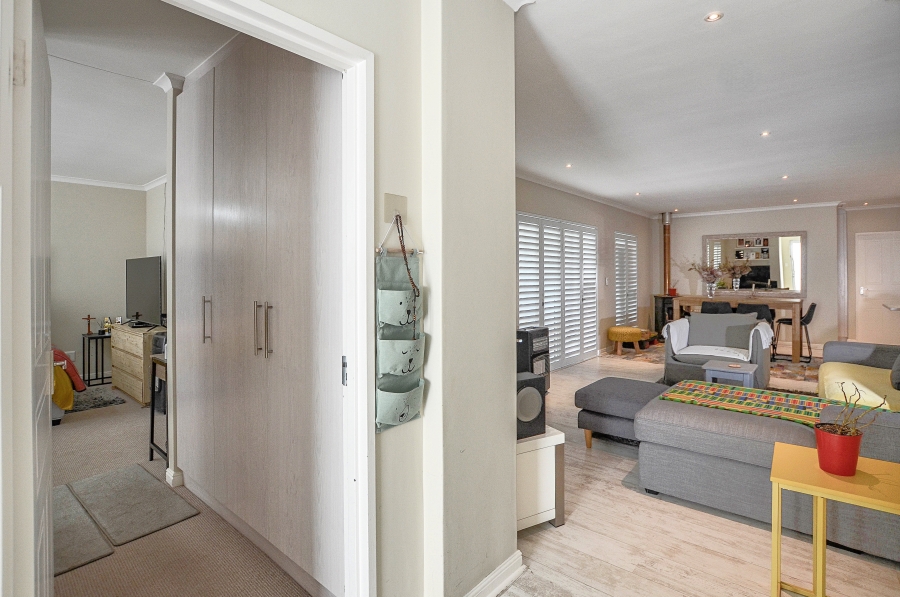 3 Bedroom Property for Sale in Sunningdale Western Cape